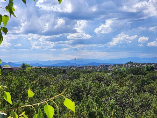 Building Photo - 4 Palentine Rd