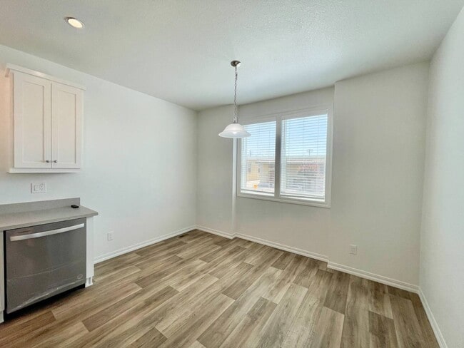 Building Photo - 34 Elm Via