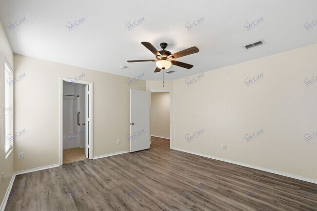 Building Photo - 2543 Barksdale Dr