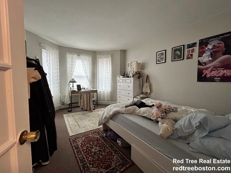 Building Photo - 822 Beacon St