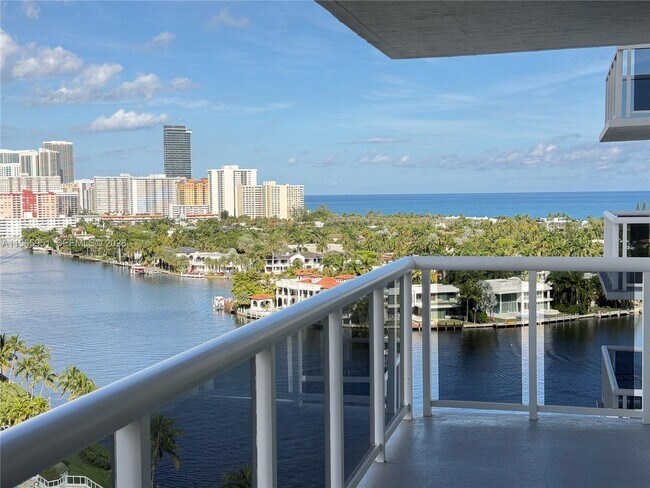 Building Photo - 20515 E Country Club Dr