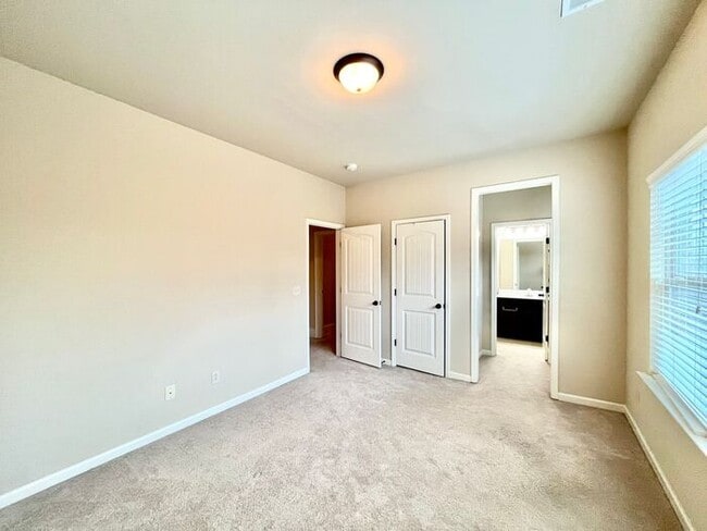 Building Photo - 1040 Jardin Ct