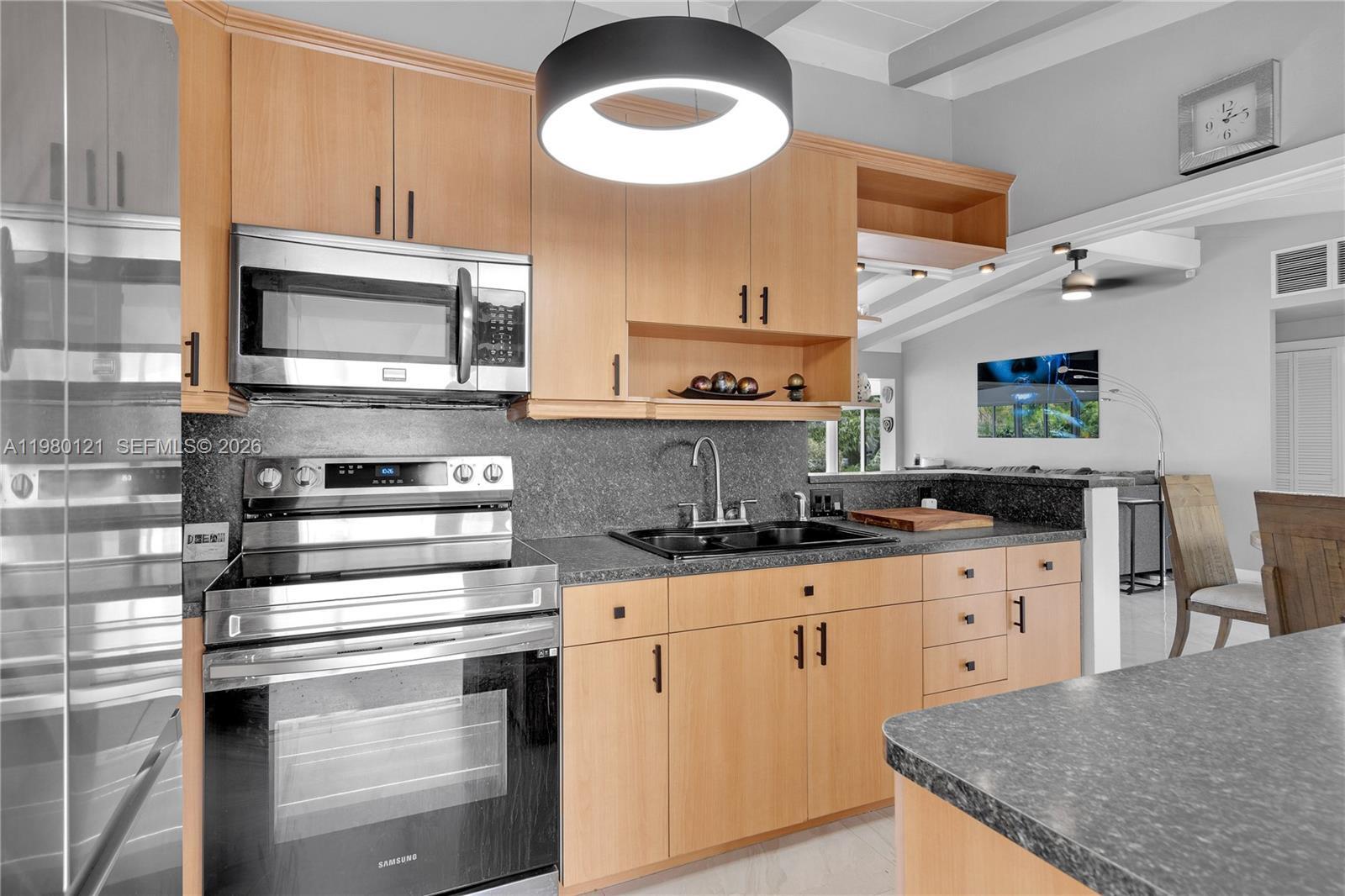 Building Photo - 2430 Key Largo Ln