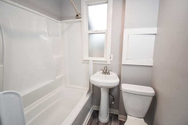 Building Photo - Charming 3 bedroom home in North Portland