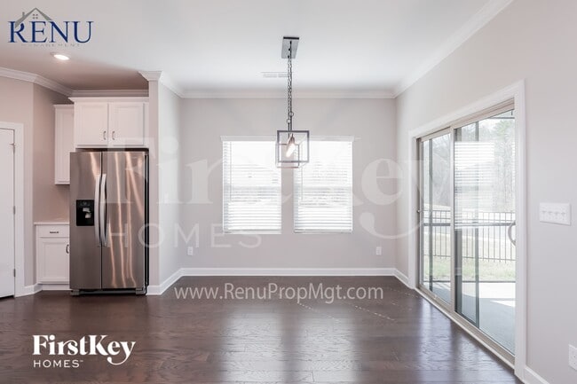 Building Photo - 3207 Elmwood Dr