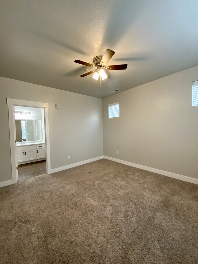 Building Photo - 3724 W 1850 N