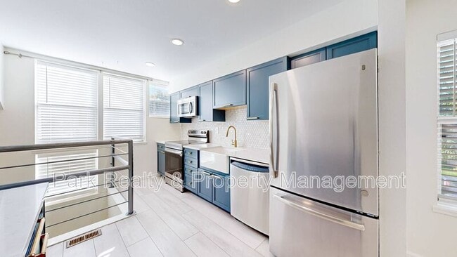 Building Photo - 1300 Garfield St