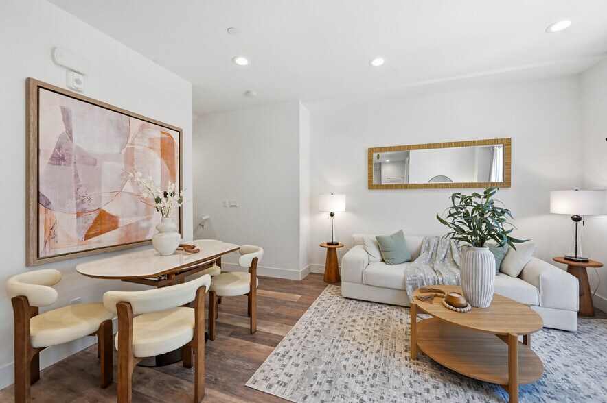 Building Photo - 2027 Joshua Tree Cir