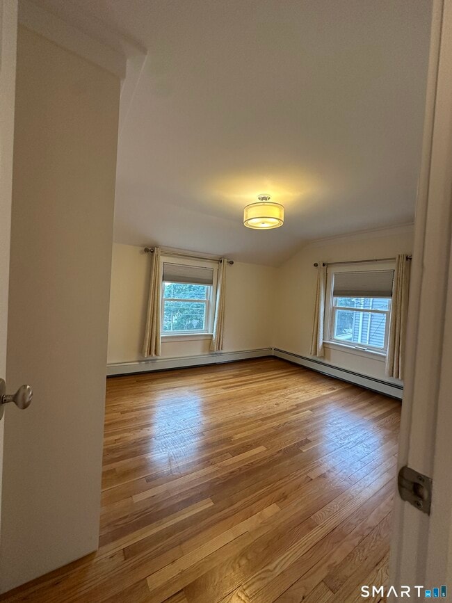 Building Photo - 424 Rockwell Ave