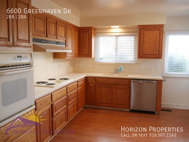 Building Photo - Cozy 2 Bed 2 Bath 1,864sqft Duplex in Gree...