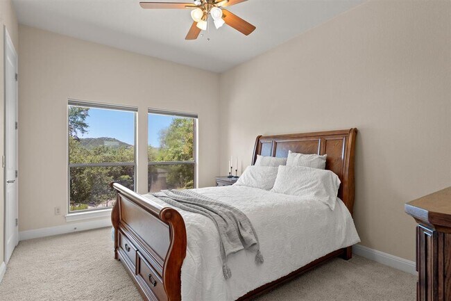 Building Photo - 17109 Northlake Hills Dr