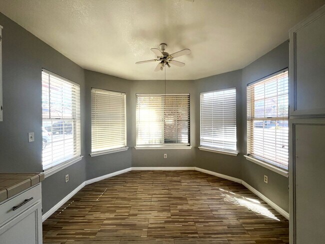 Building Photo - 3-Bedroom, 2-Bath House - Las Vegas, NV