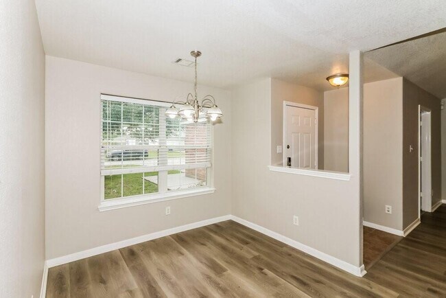 Building Photo - 29114 Red River Loop