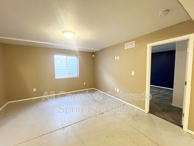 Building Photo - 14345 Woodrock Path