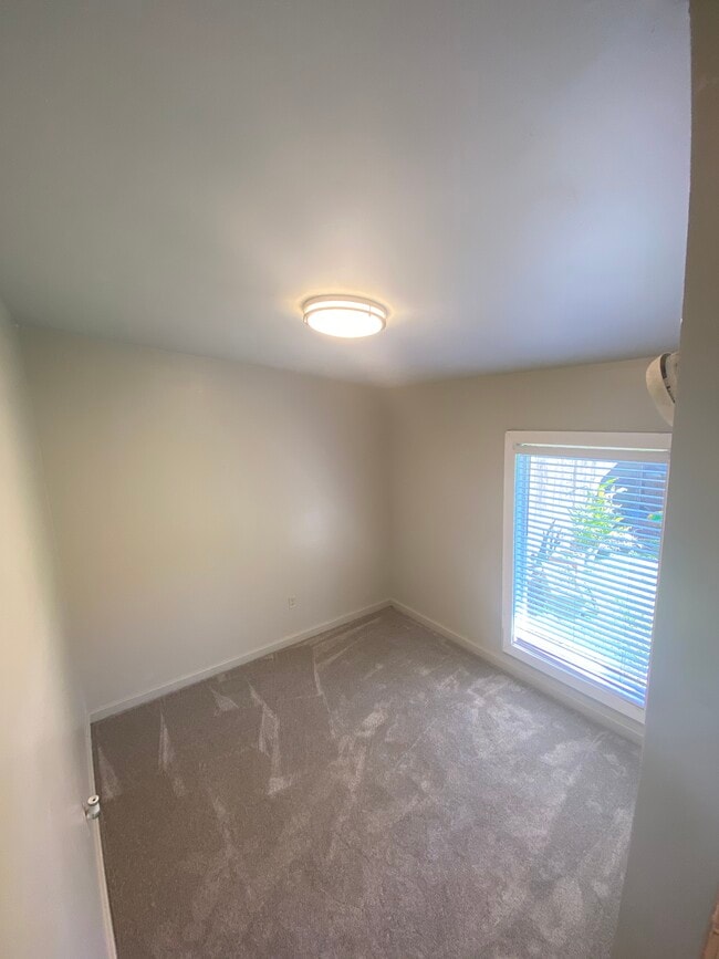 Building Photo - 804 Henry Clay Ave