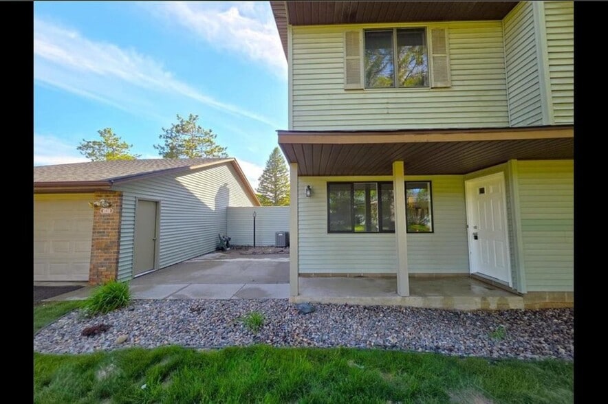 Building Photo - 4710 Lenore Ln