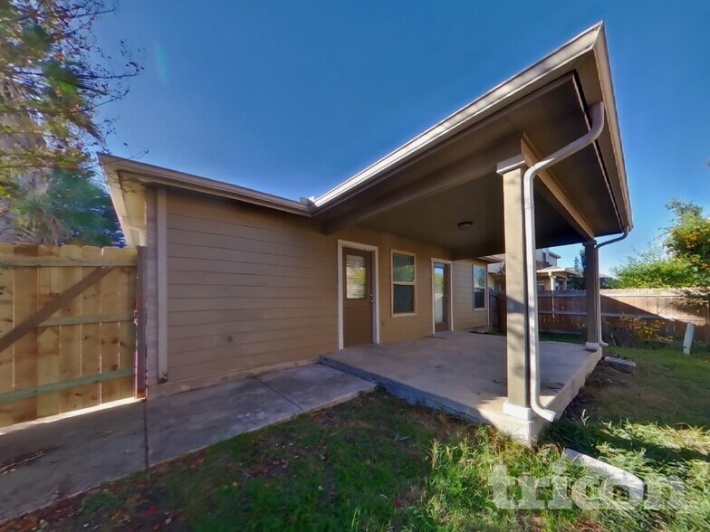 Building Photo - 6647 Hartnet Fields