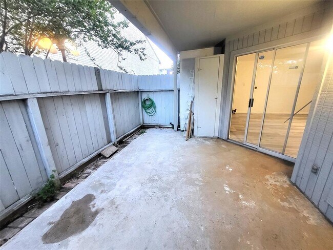 Building Photo - 8787 Brae Acres Rd