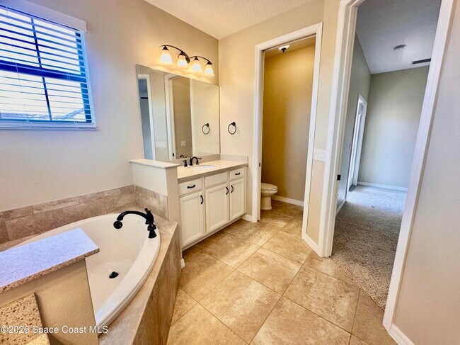 Building Photo - 8880 Napolo Dr