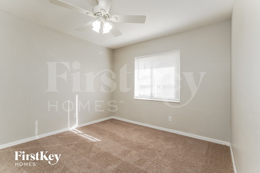 Building Photo - 8352 Bahamas Rd