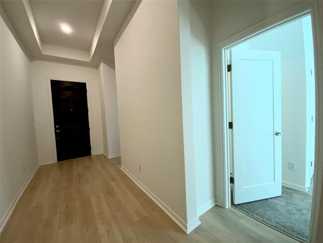 Building Photo - 247 Du Bois Ln