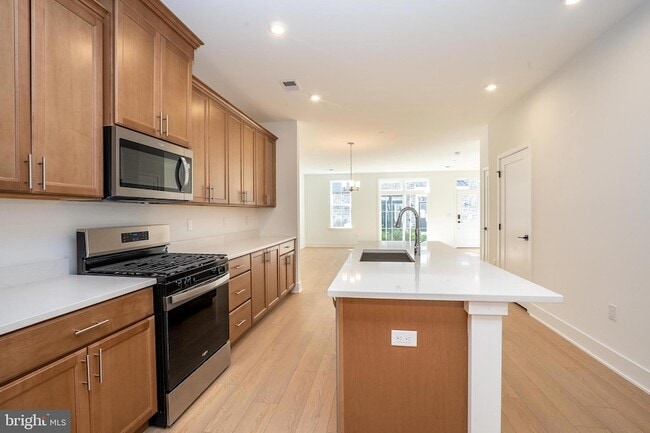 Building Photo - 8104 Donatello Dr