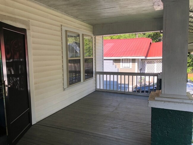 Building Photo - 1003 Peachtree St