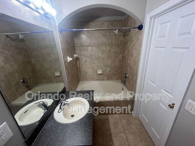 Building Photo - 16621 Cedar Crest Dr