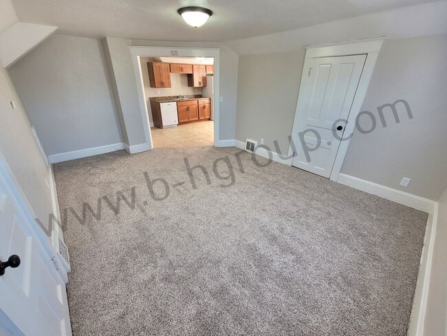 Building Photo - 6411 32nd Ave