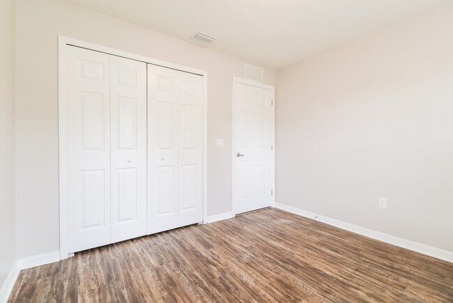 Building Photo - 3802 35th St SW