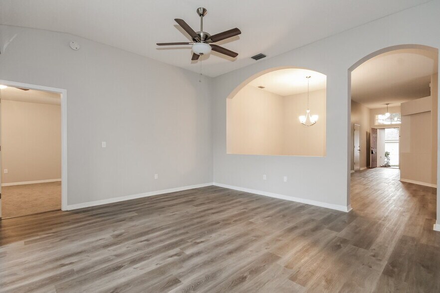 Building Photo - 9919 Stockbridge Dr