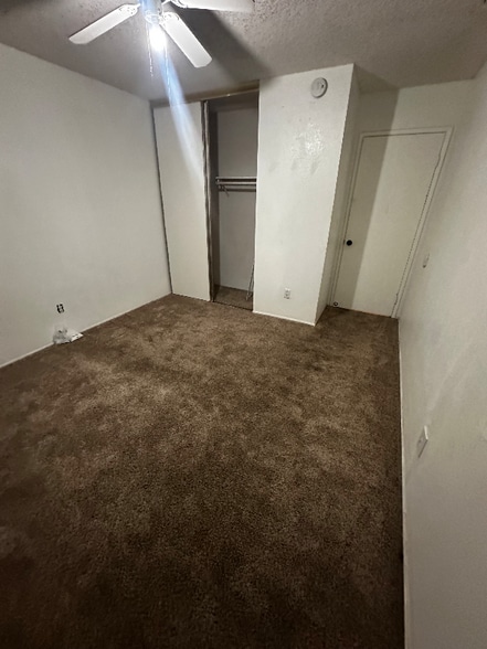 Building Photo - 385 Locust St