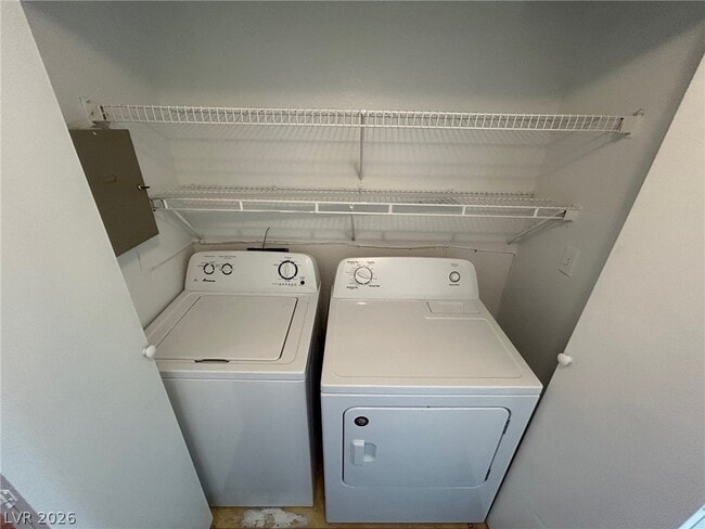 Building Photo - 900 Heavenly Hill Ct