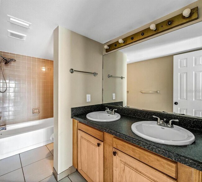 Building Photo - 2002 Blue Hawk Ct