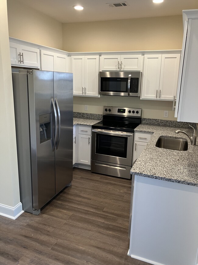 Kitchen - 244 Admiration Ave