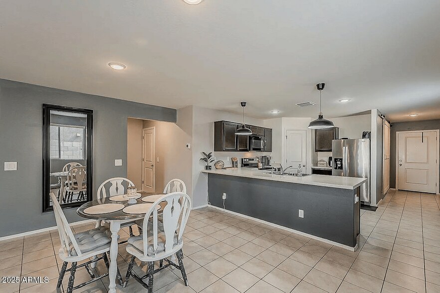 Building Photo - 8721 S 253rd Dr