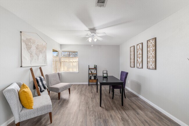Building Photo - 2753 Larkspur Ln