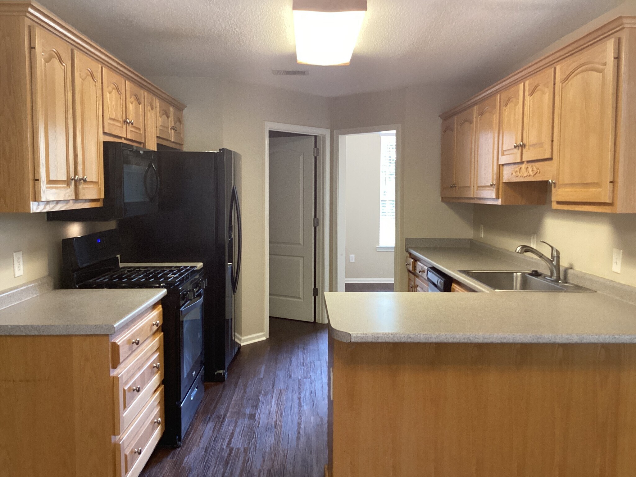 Building Photo - 154 Jamestown Dr