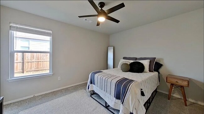 Building Photo - Stylish 3 Bed / 2 Bath with Open Layout & Backyard Retreat