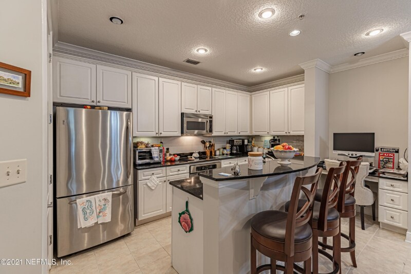 Building Photo - 4300 S Beach Pkwy