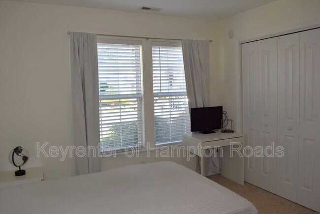 Building Photo - 1125 Lady Ashley Dr