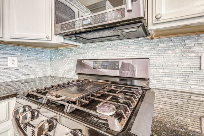 Building Photo - 5948 Anapaula Dr