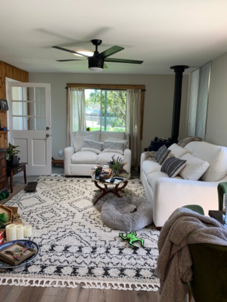 Building Photo - 123 Adam Ave