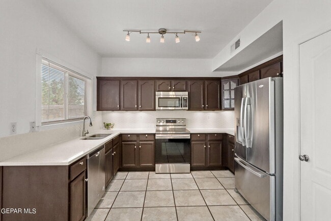 Building Photo - 636 Paseo Hermoso Dr