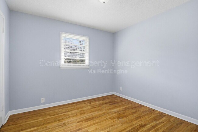 Building Photo - 105 Maxwell Dr