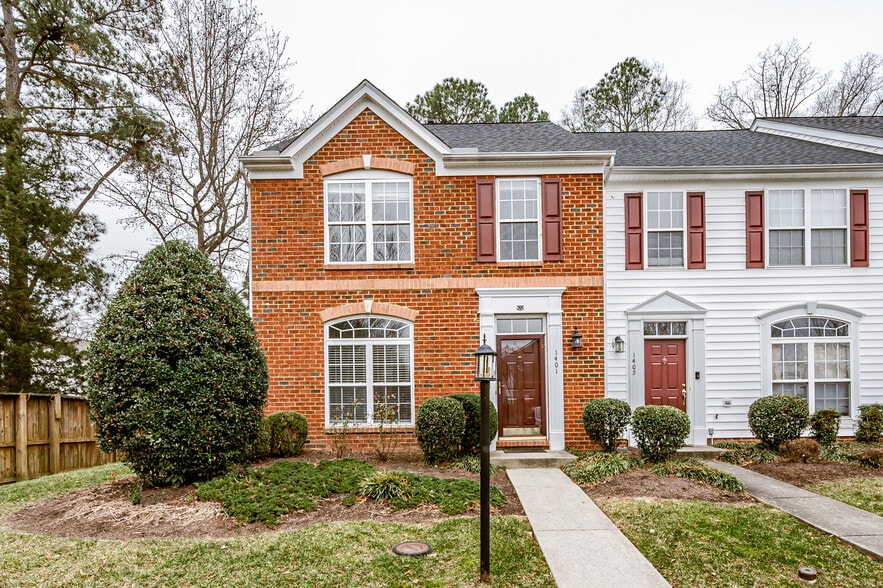 Building Photo - 1401 Olde Sage Ct