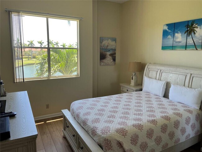 Building Photo - 6050 Bahia Del Mar Cir