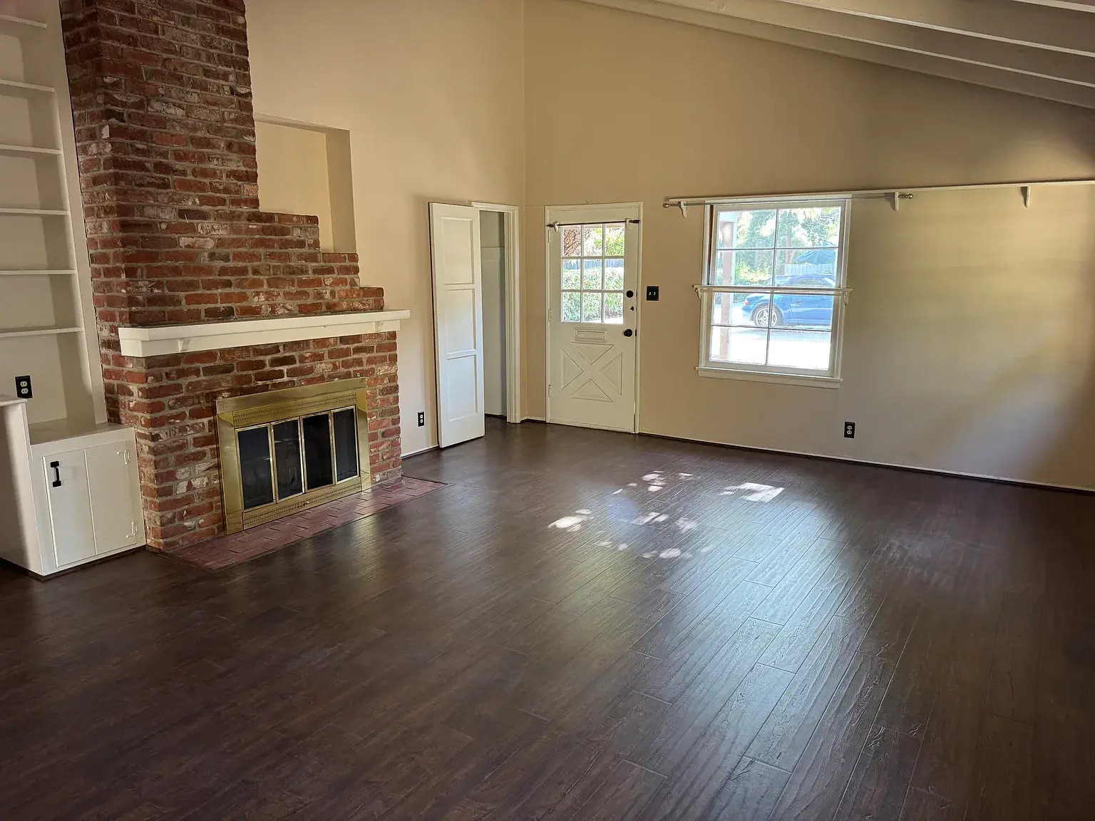 Building Photo - 1260 N Hudson Ave