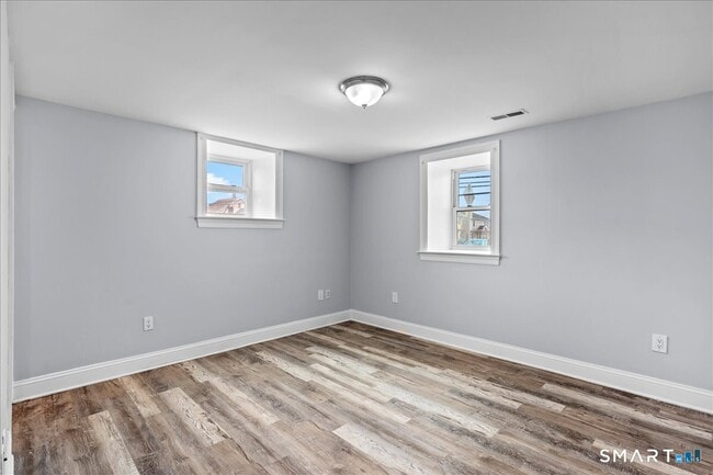 Building Photo - 38 Soundview Ave