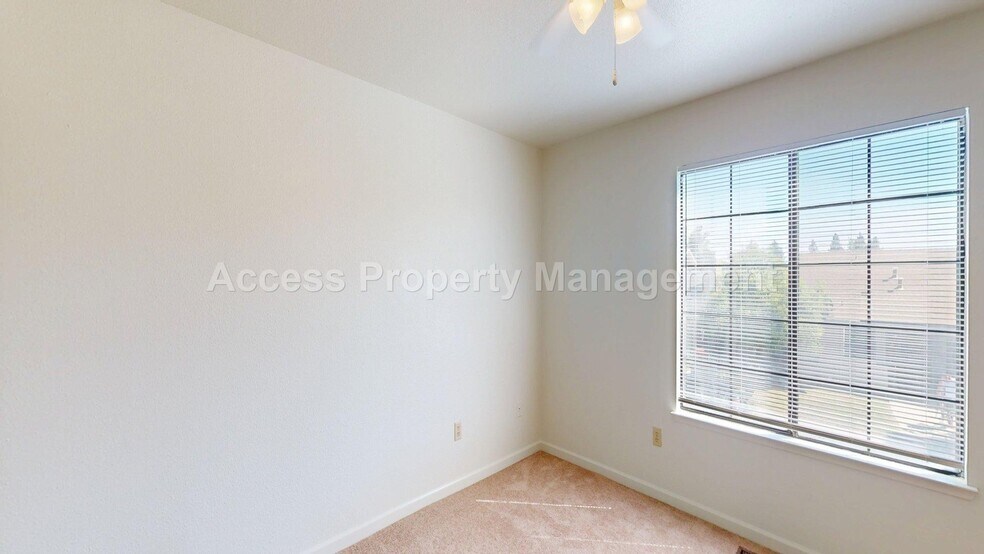 Building Photo - 1535 Springville Way